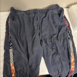 Knox Rose Blue Cropped Pants with Patterned Side Stripes